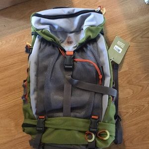 NWT REI Comet Kids Outdoors Backpack for Ages 6-10